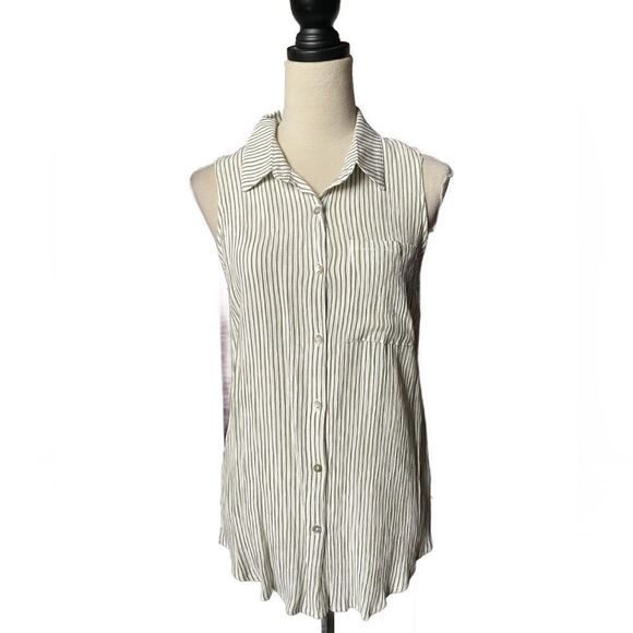 Blue B Collection Ivory & Green Button Down Sleeveless Collared Blouse (Size: M) - Picture 11 of 11